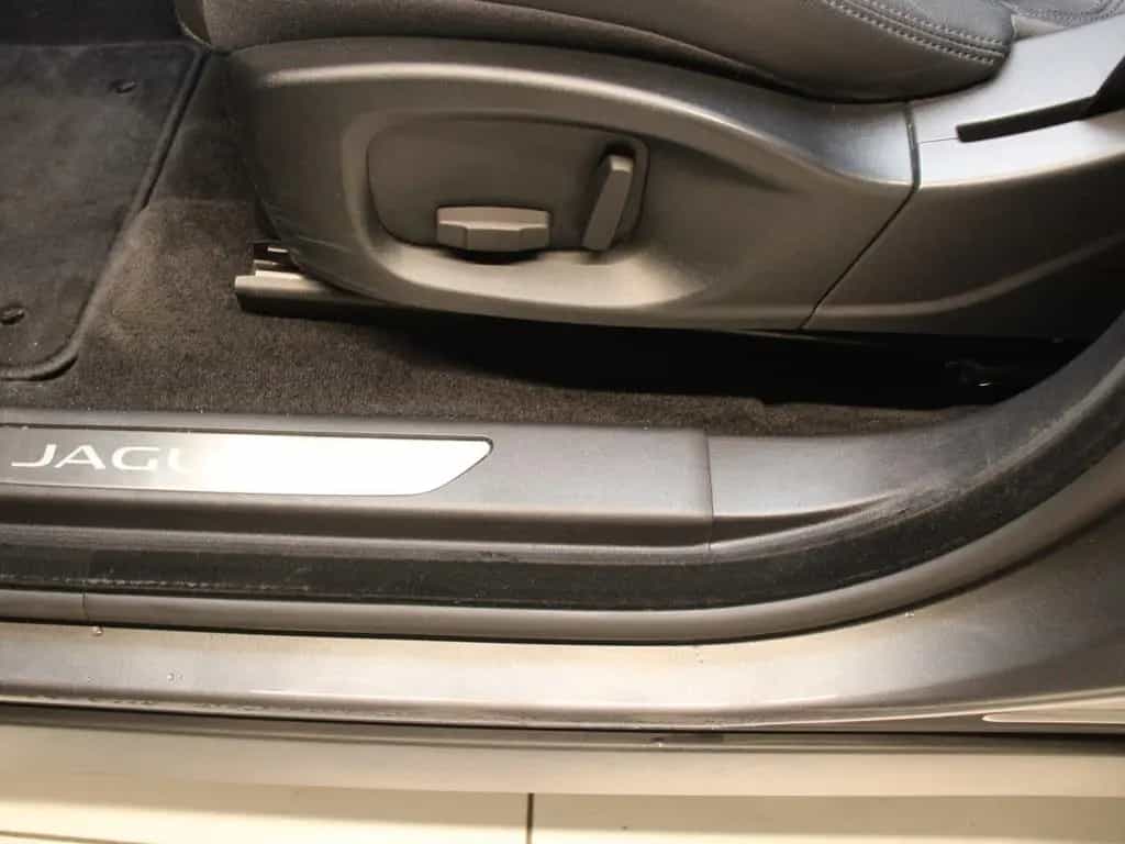 Jaguar E-Pace D180 S AWD Black Pack Winter Paket DAB 10/2018-photo-14