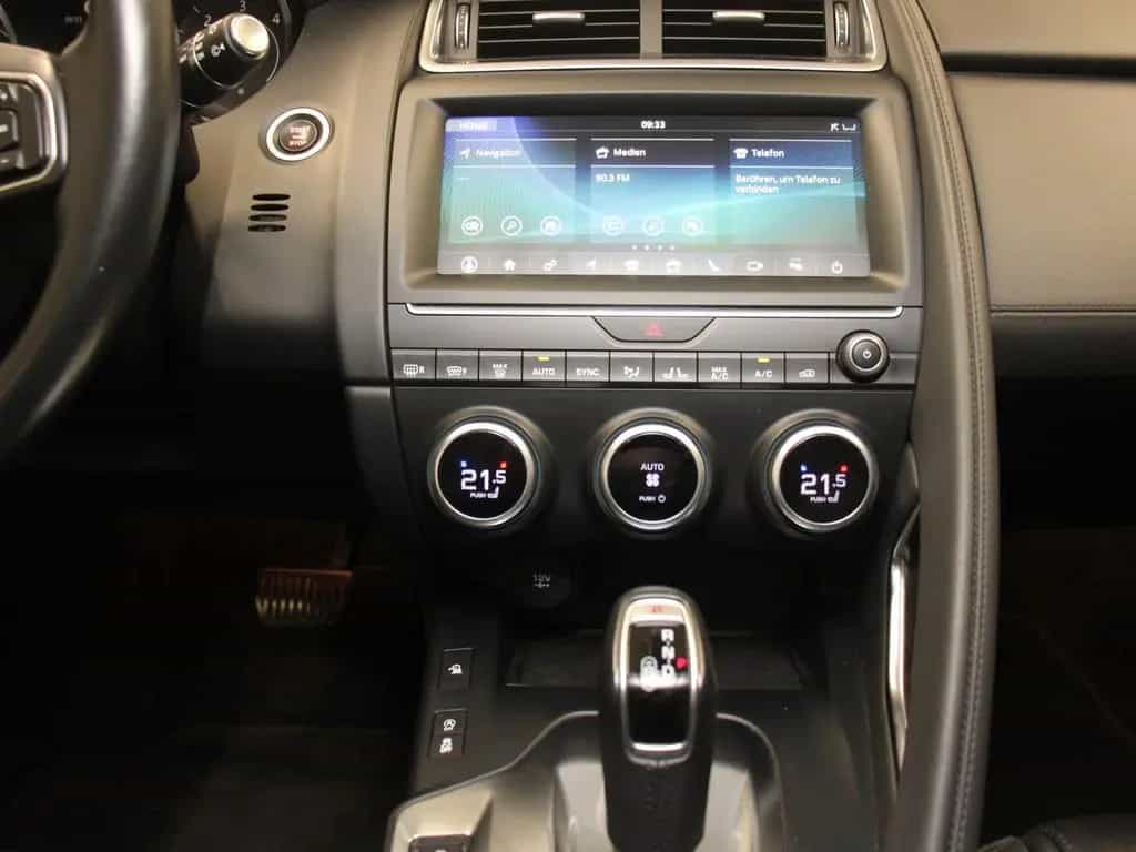 Jaguar E-Pace D180 S AWD Black Pack Winter Paket DAB 10/2018-photo-6