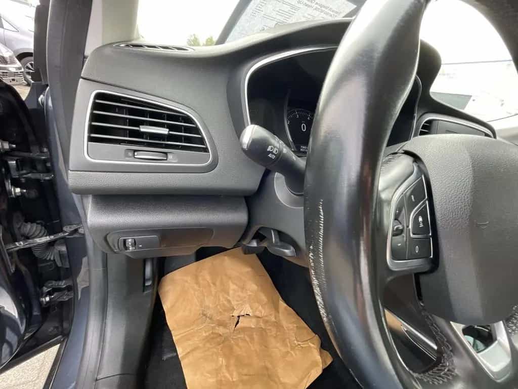 Renault Megane Grandtour Automatik TCe160 BOSE Head-Up 07/2020-photo-18