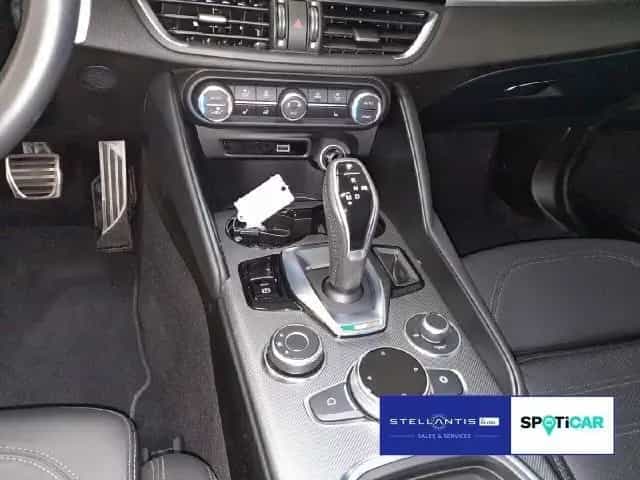 Alfa Romeo Giulia Veloce Turbo 16V Q4 280 *Navi*SHZ*Kamera 08/2023-photo-13