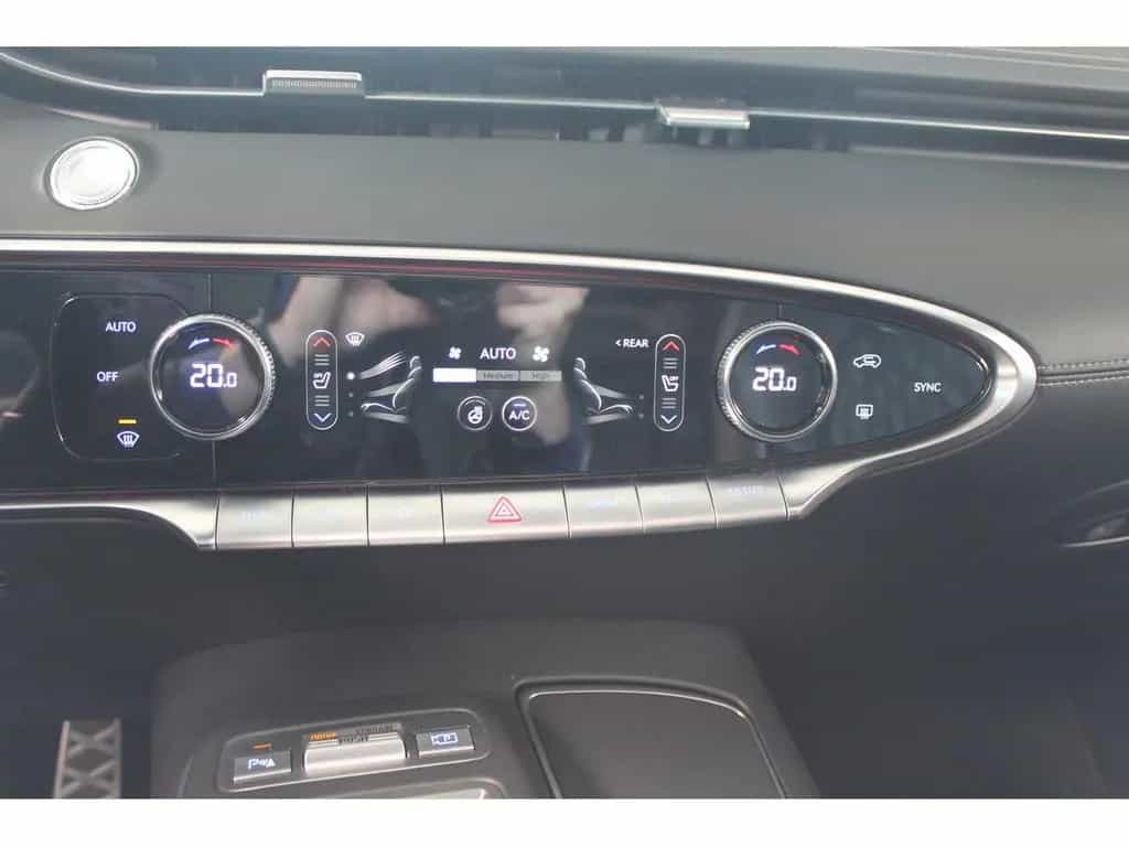 Hyundai Genesis GV70 2.5 Sport 4WD 08/2021-photo-27