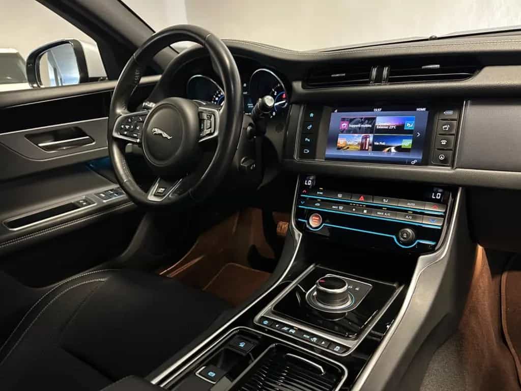 Jaguar XF XF 2.0D AWD AUTOMATICA 240CV R-SPORT PARI 02/2019-photo-14