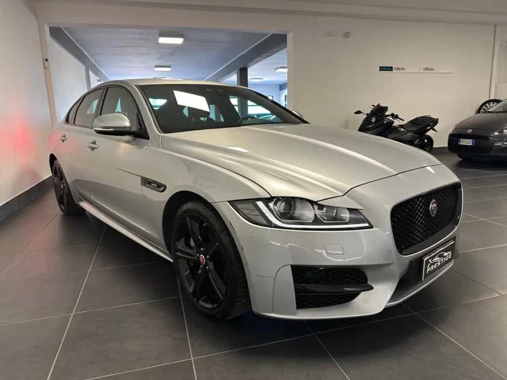 Jaguar XF XF 2.0D AWD AUTOMATICA 240CV R-SPORT PARI 02/2019-photo-3