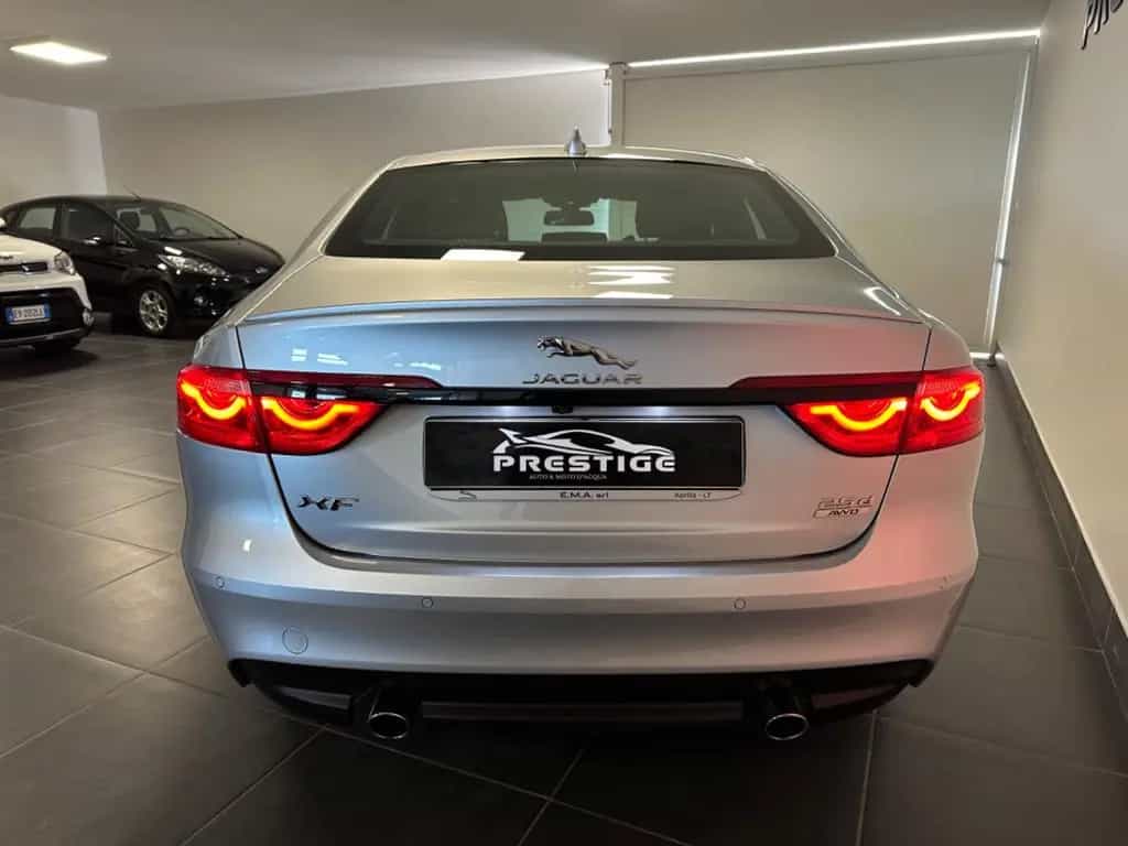 Jaguar XF XF 2.0D AWD AUTOMATICA 240CV R-SPORT PARI 02/2019-photo-7