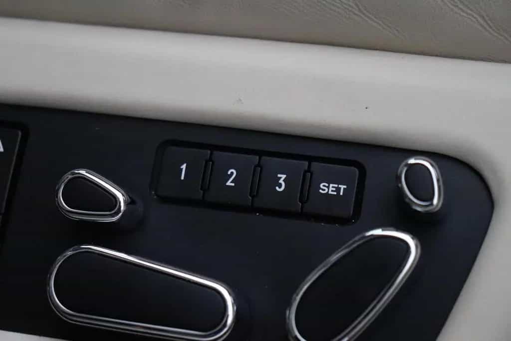 Bentley Flying Spur 6.0 W12 | LEDER | Schiebedach | KERA 02/2016-photo-19