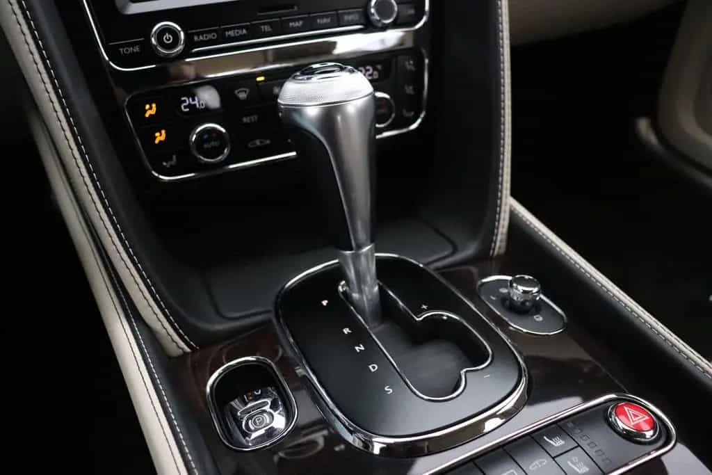 Bentley Flying Spur 6.0 W12 | LEDER | Schiebedach | KERA 02/2016-photo-9