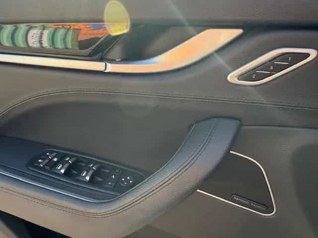 Maserati Levante Diesel 3.0 D_Memory_Keyless_Rate ab 375€ 04/2019-photo-20
