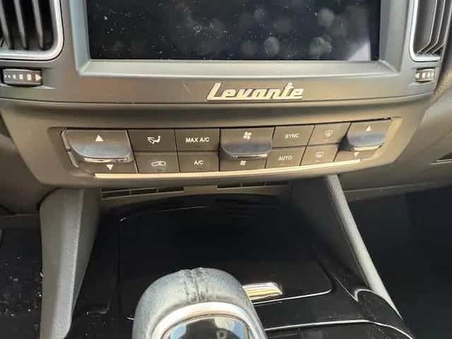 Maserati Levante Diesel 3.0 D_Memory_Keyless_Rate ab 375€ 04/2019-photo-21