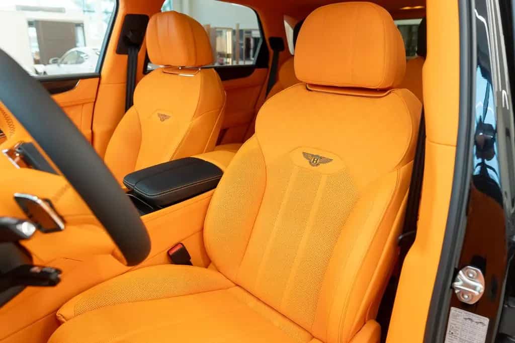 Bentley Bentayga S V8 - B&O, Mulliner Mandarin Hide 10/2025-photo-11
