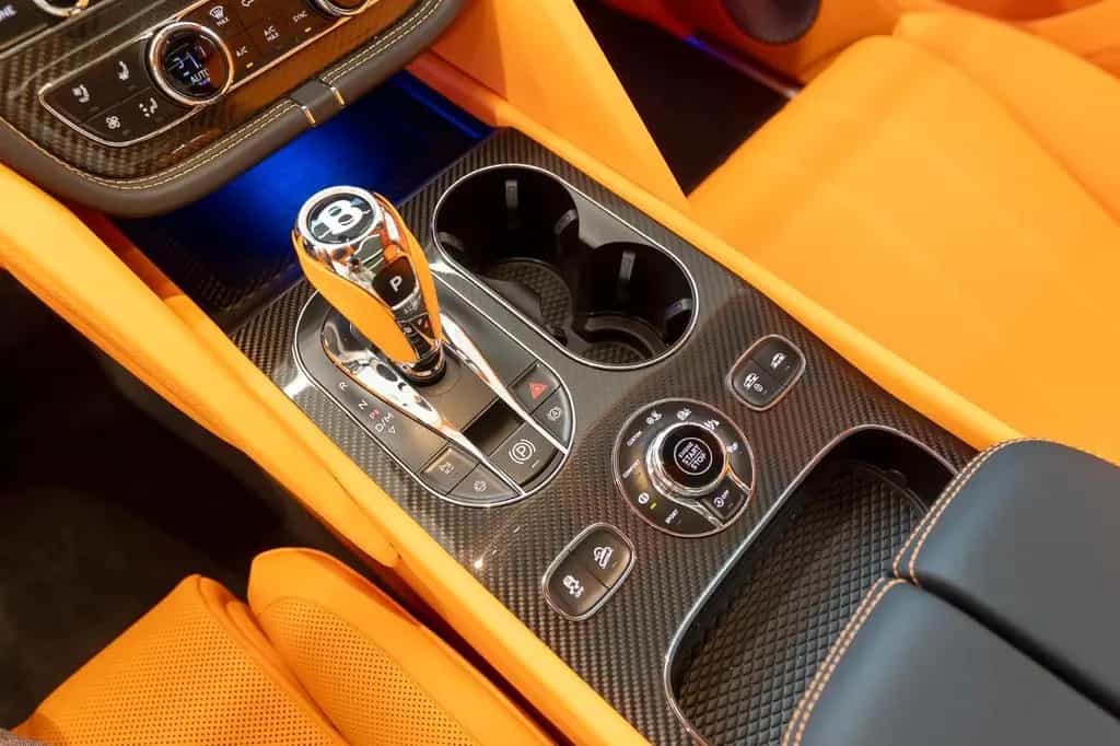 Bentley Bentayga S V8 - B&O, Mulliner Mandarin Hide 10/2025-photo-12