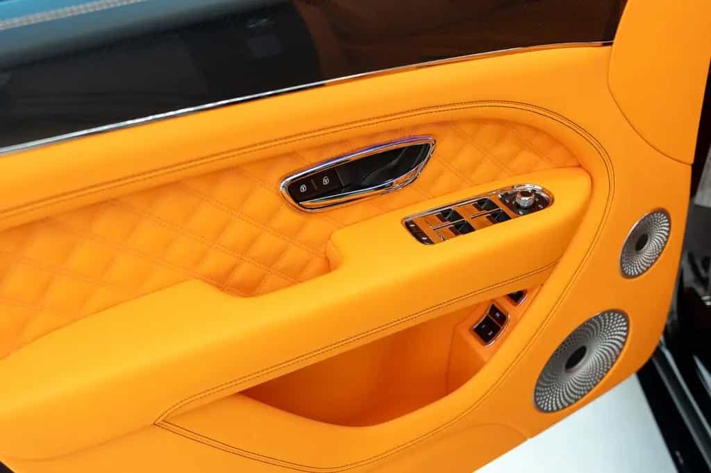 Bentley Bentayga S V8 - B&O, Mulliner Mandarin Hide 10/2025-photo-19