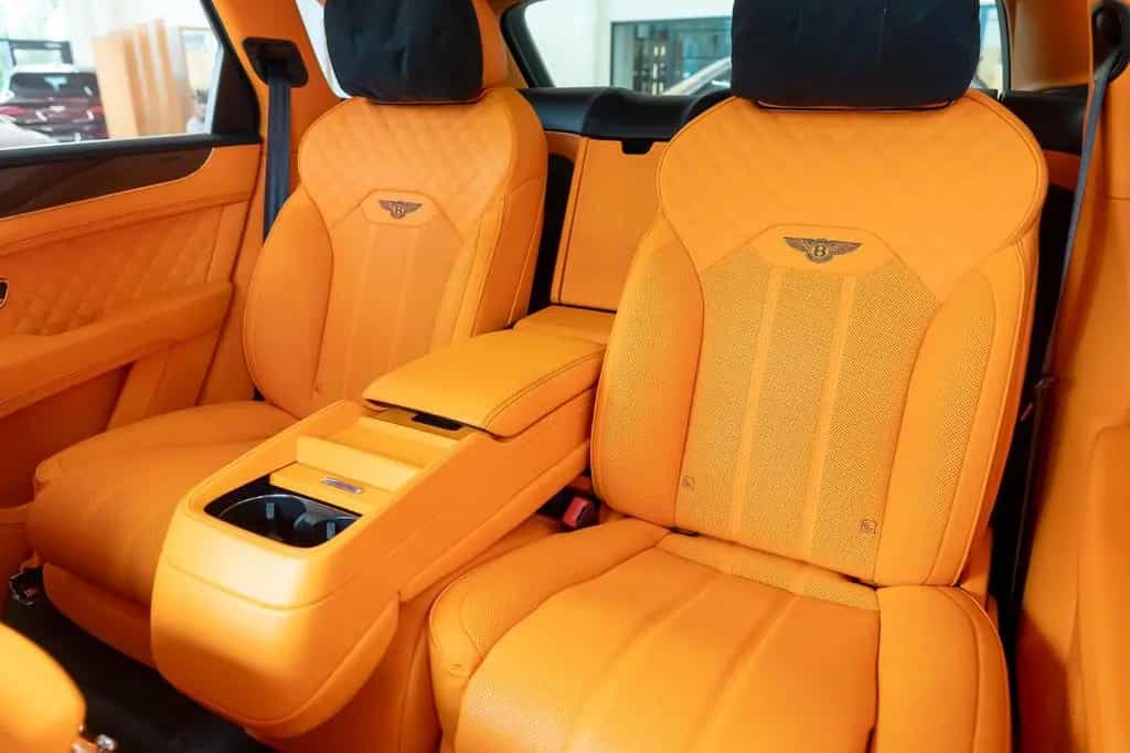 Bentley Bentayga S V8 - B&O, Mulliner Mandarin Hide 10/2025-photo-24