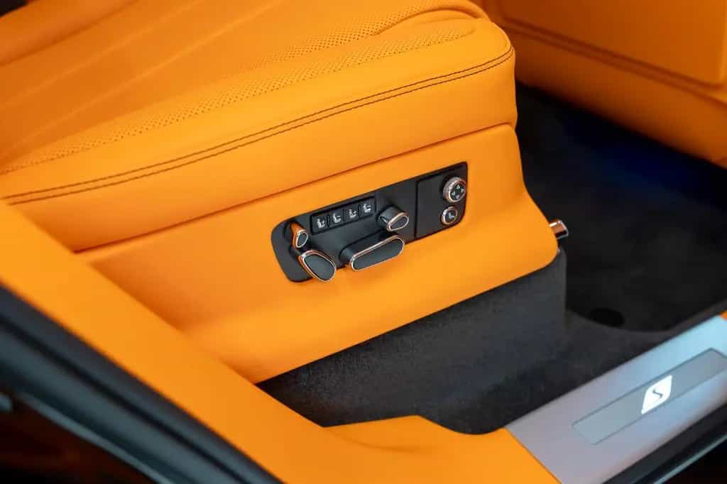 Bentley Bentayga S V8 - B&O, Mulliner Mandarin Hide 10/2025-photo-25