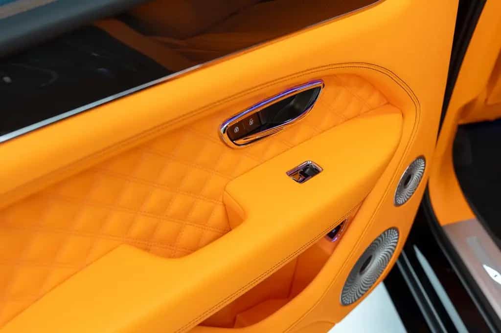 Bentley Bentayga S V8 - B&O, Mulliner Mandarin Hide 10/2025-photo-26