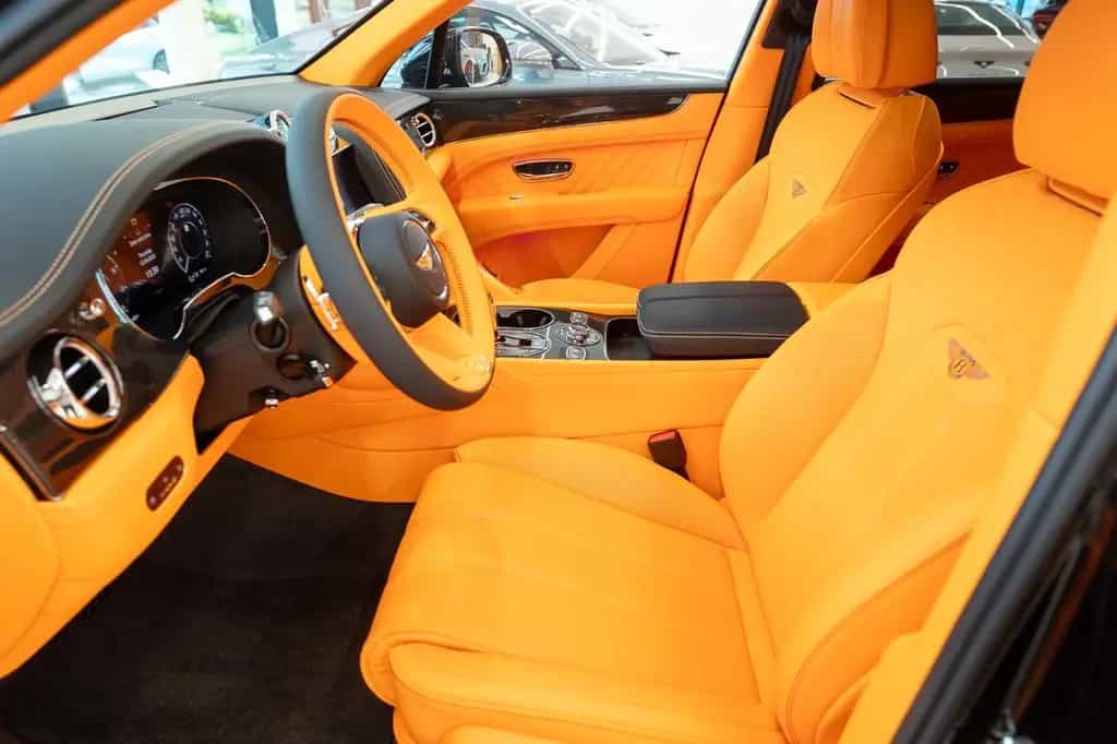 Bentley Bentayga S V8 - B&O, Mulliner Mandarin Hide 10/2025-photo-8