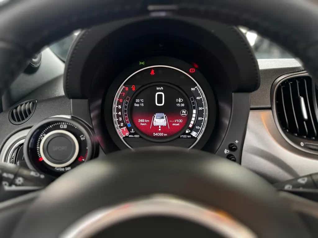 Abarth 595C Beats Xenon DAB TOP 12/2022-photo-23