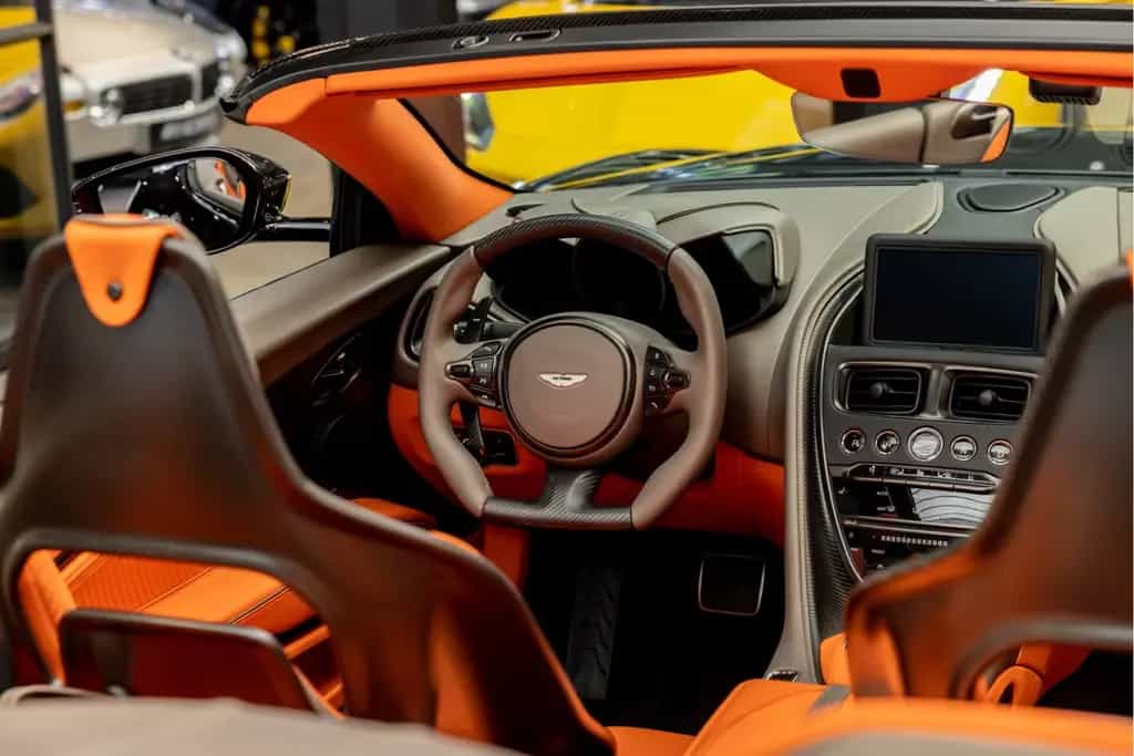Aston Martin DBS 770 Ultimate Volante 1 of 199 Hermes interio 06/2024-photo-13