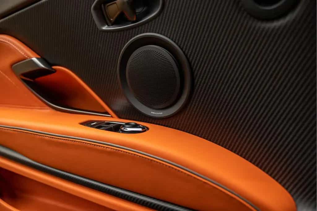 Aston Martin DBS 770 Ultimate Volante 1 of 199 Hermes interio 06/2024-photo-15