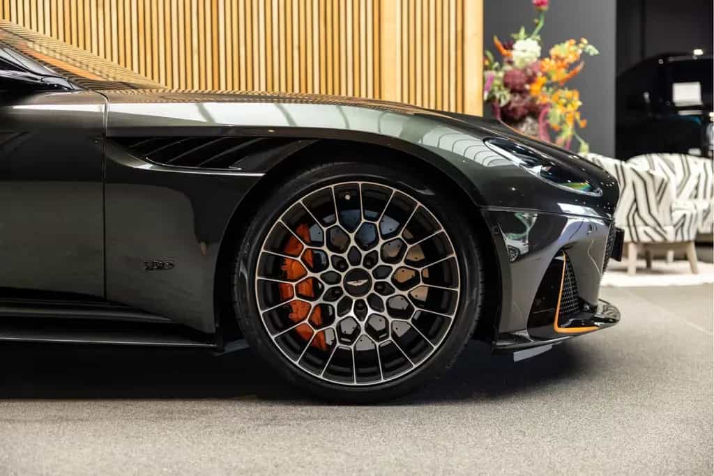 Aston Martin DBS 770 Ultimate Volante 1 of 199 Hermes interio 06/2024-photo-17