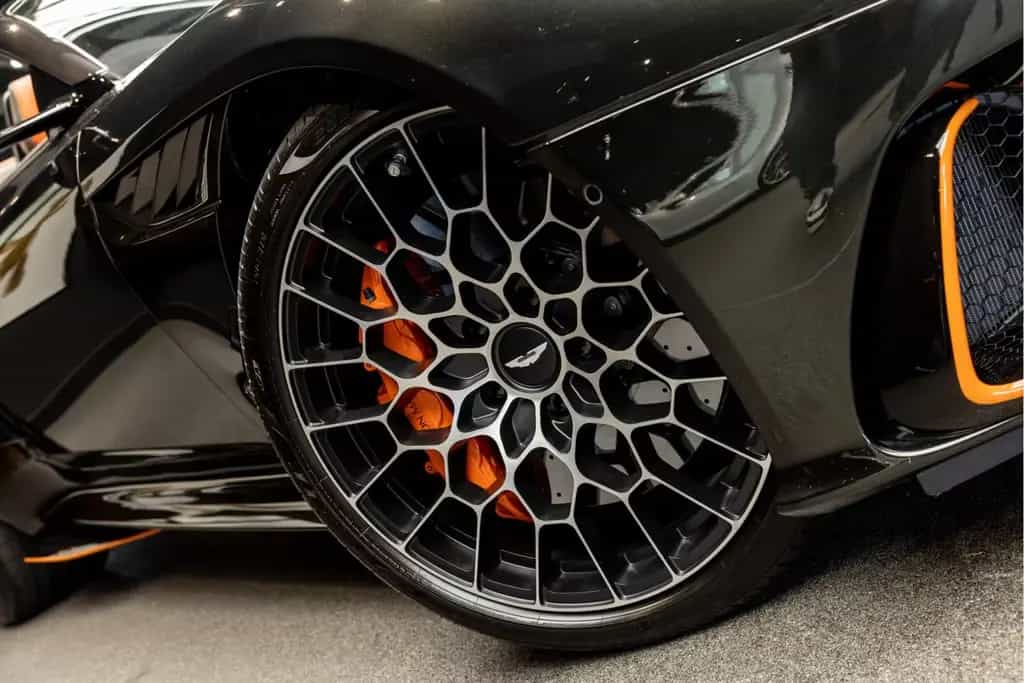 Aston Martin DBS 770 Ultimate Volante 1 of 199 Hermes interio 06/2024-photo-18