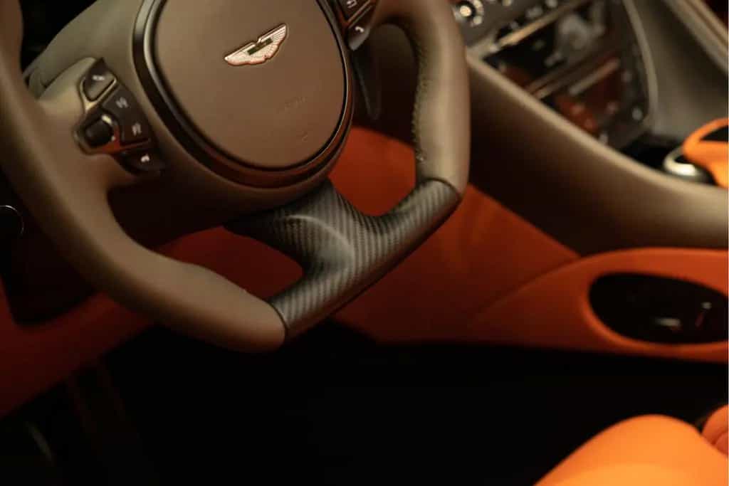 Aston Martin DBS 770 Ultimate Volante 1 of 199 Hermes interio 06/2024-photo-27