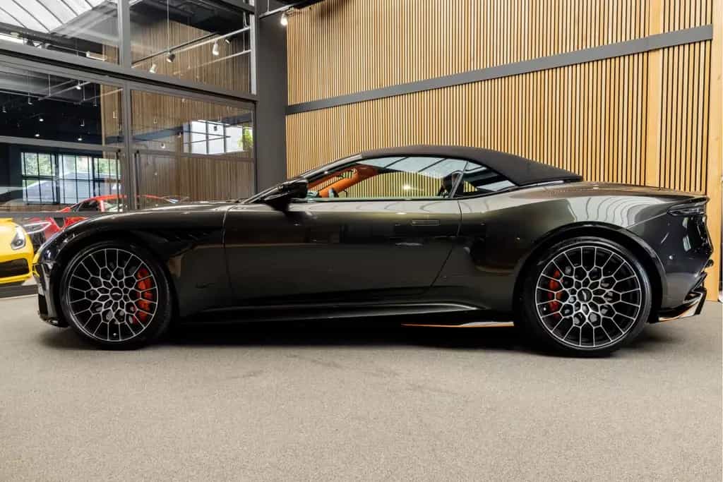 Aston Martin DBS 770 Ultimate Volante 1 of 199 Hermes interio 06/2024-photo-3