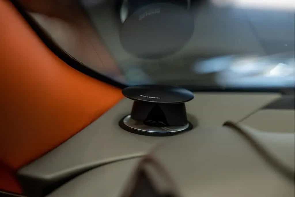 Aston Martin DBS 770 Ultimate Volante 1 of 199 Hermes interio 06/2024-photo-30