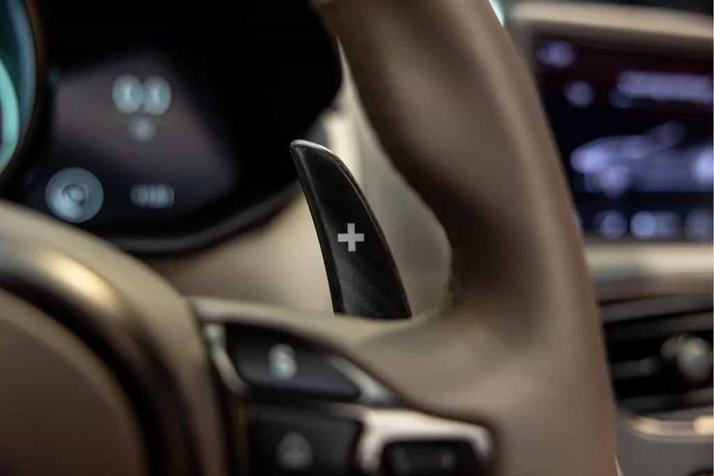 Aston Martin DBS 770 Ultimate Volante 1 of 199 Hermes interio 06/2024-photo-35