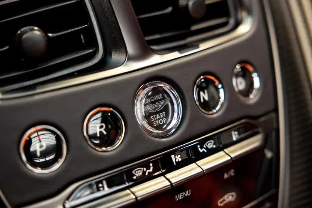 Aston Martin DBS 770 Ultimate Volante 1 of 199 Hermes interio 06/2024-photo-37