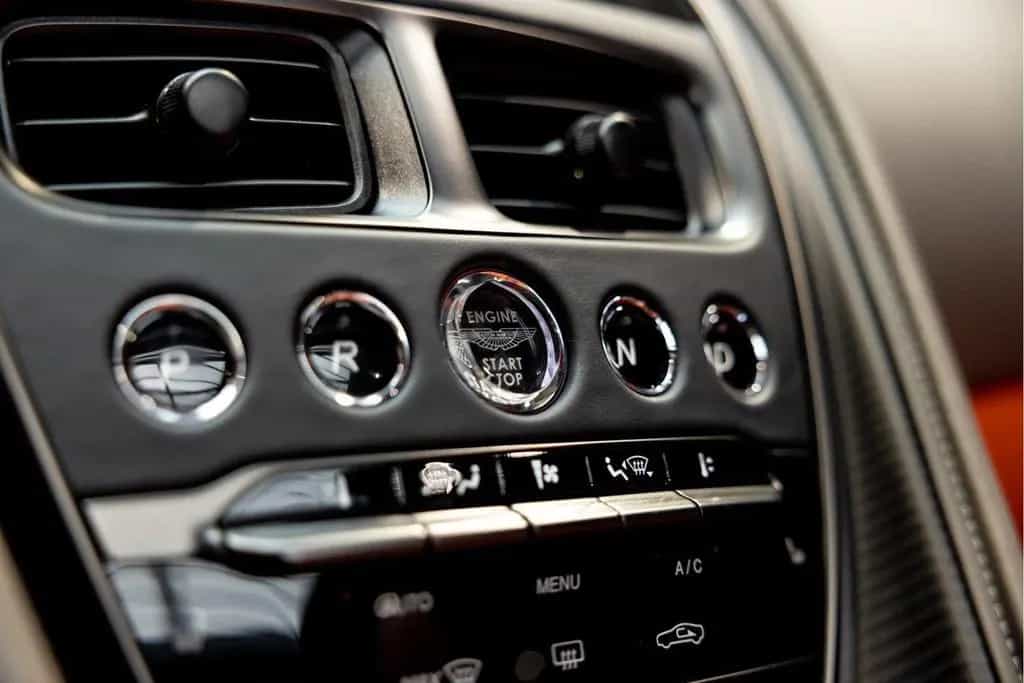 Aston Martin DBS 770 Ultimate Volante 1 of 199 Hermes interio 06/2024-photo-48