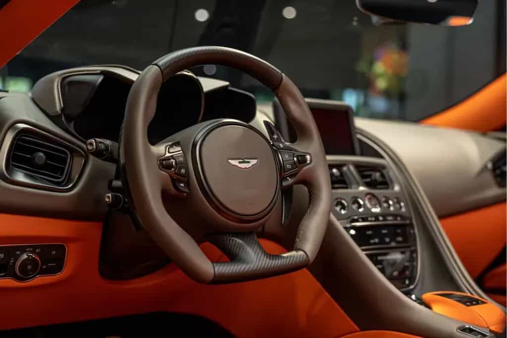 Aston Martin DBS 770 Ultimate Volante 1 of 199 Hermes interio 06/2024-photo-8