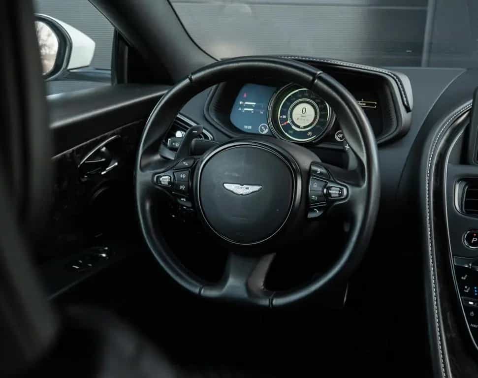 Aston Martin DB11 5.2 V12 Coupé*FIRST EDITION*AMR KIT 12/2016-photo-14