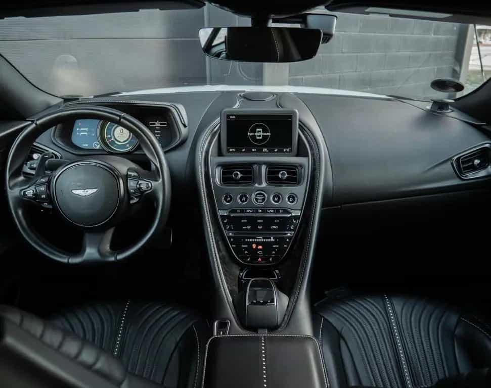 Aston Martin DB11 5.2 V12 Coupé*FIRST EDITION*AMR KIT 12/2016-photo-6