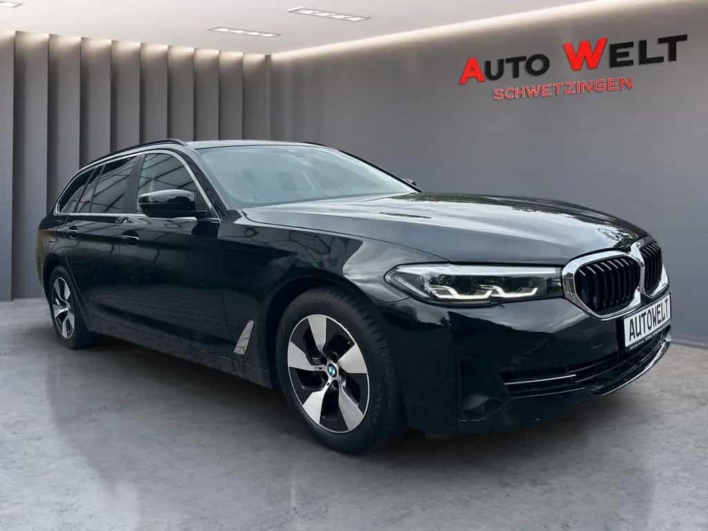 BMW 520 d xDrive 1.Hand/Virtuell/LED/Kamera/AHK/PDC 03/2021-photo-3