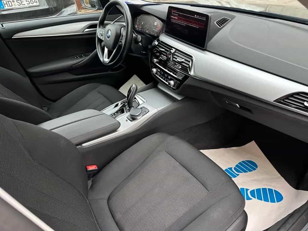BMW 520 d xDrive 1.Hand/Virtuell/LED/Kamera/AHK/PDC 03/2021-photo-9