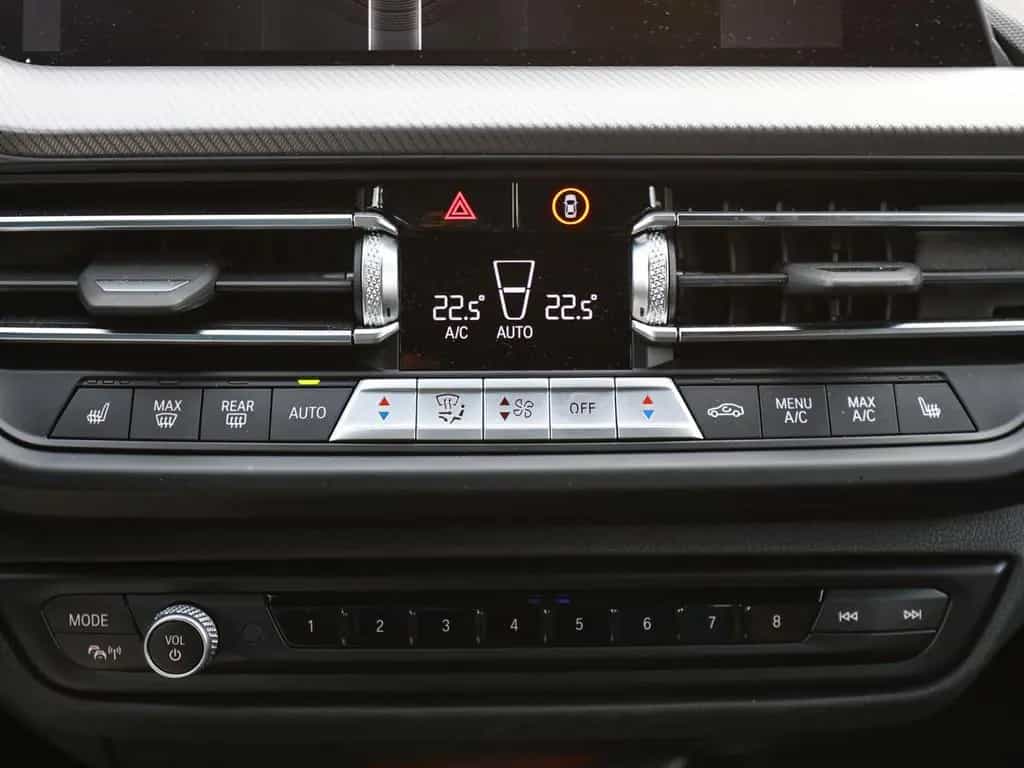 BMW 118 i M-Sport LED W-LAN NAVI SHZ PDC KLIMA 09/2024-photo-19