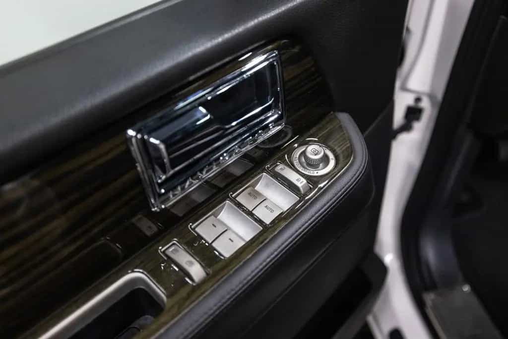 Lincoln Navigator LINCOLN 7 sitze uitvoering Btw auto, F 09/2010-photo-36