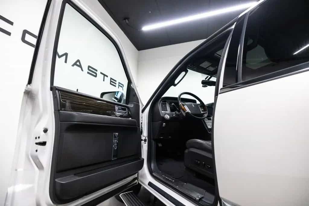 Lincoln Navigator LINCOLN 7 sitze uitvoering Btw auto, F 09/2010-photo-46