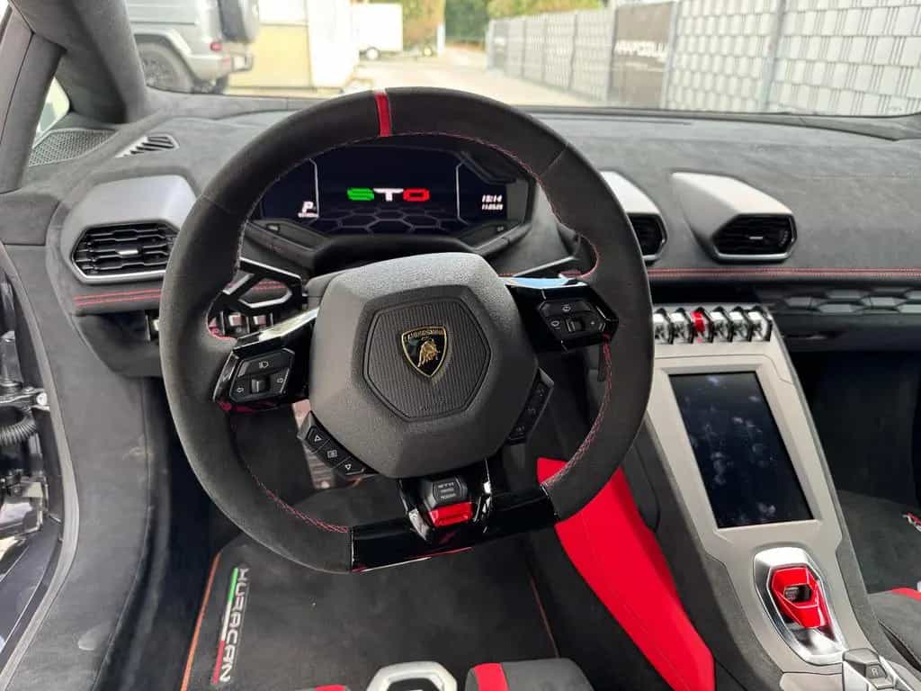 Lamborghini Huracan STO *LIFT*CARBON*GARANTIE*WARTUNG-5Y* 07/2022-photo-10