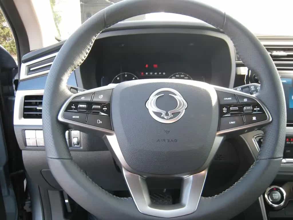 Ssangyong Korando 1.6 D Sapphire 2WD AT 03/2025-photo-12