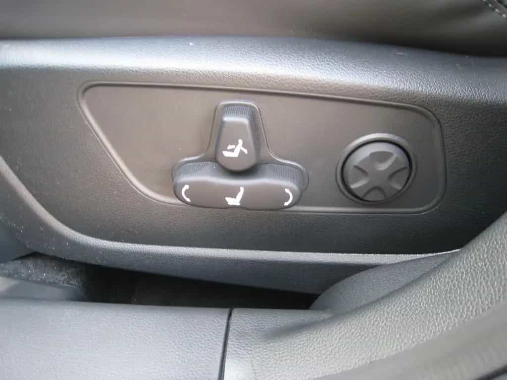 Ssangyong Korando 1.6 D Sapphire 2WD AT 03/2025-photo-17