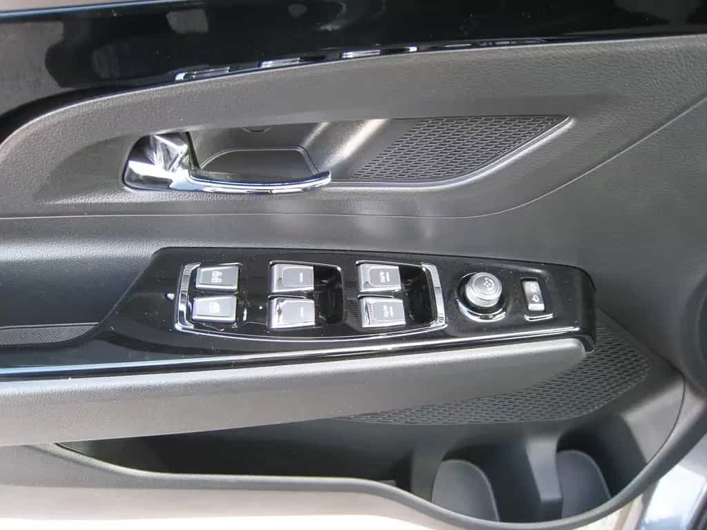Ssangyong Korando 1.6 D Sapphire 2WD AT 03/2025-photo-9