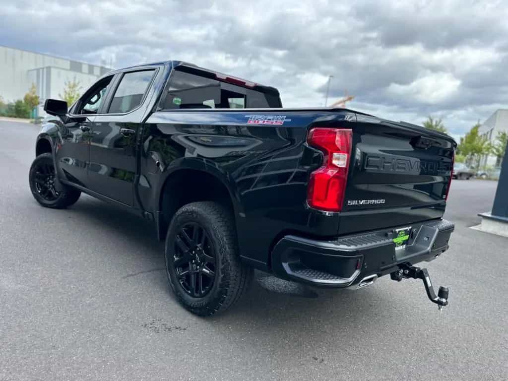 Chevrolet Silverado TRAIL BOSS 2025 Bed Cover 48 Mon. Gar. null-photo-3