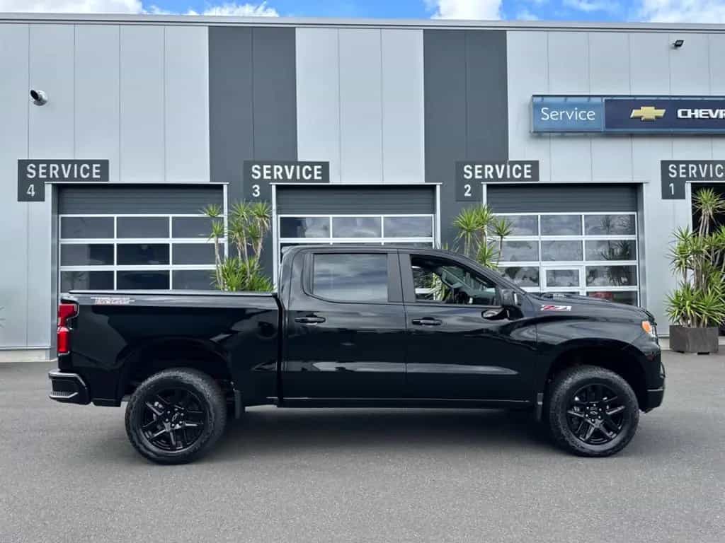 Chevrolet Silverado TRAIL BOSS 2025 Bed Cover 48 Mon. Gar. null-photo-6