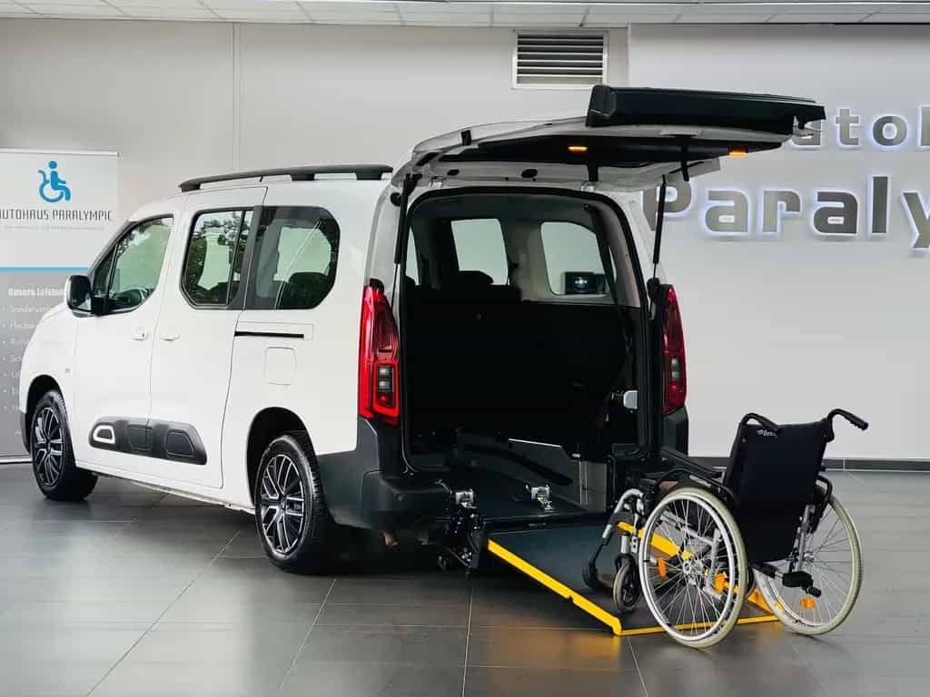 Citroën Berlingo Feel XL Behindertengerecht-Rampe 10/2019-photo-0