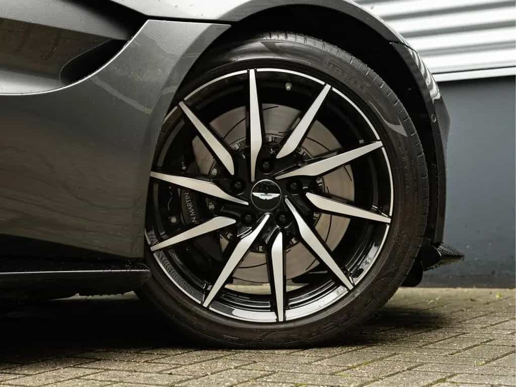Aston Martin V8 Vantage 4.0 - 5.305km! - Dealer Maintenance 07/2020-photo-17