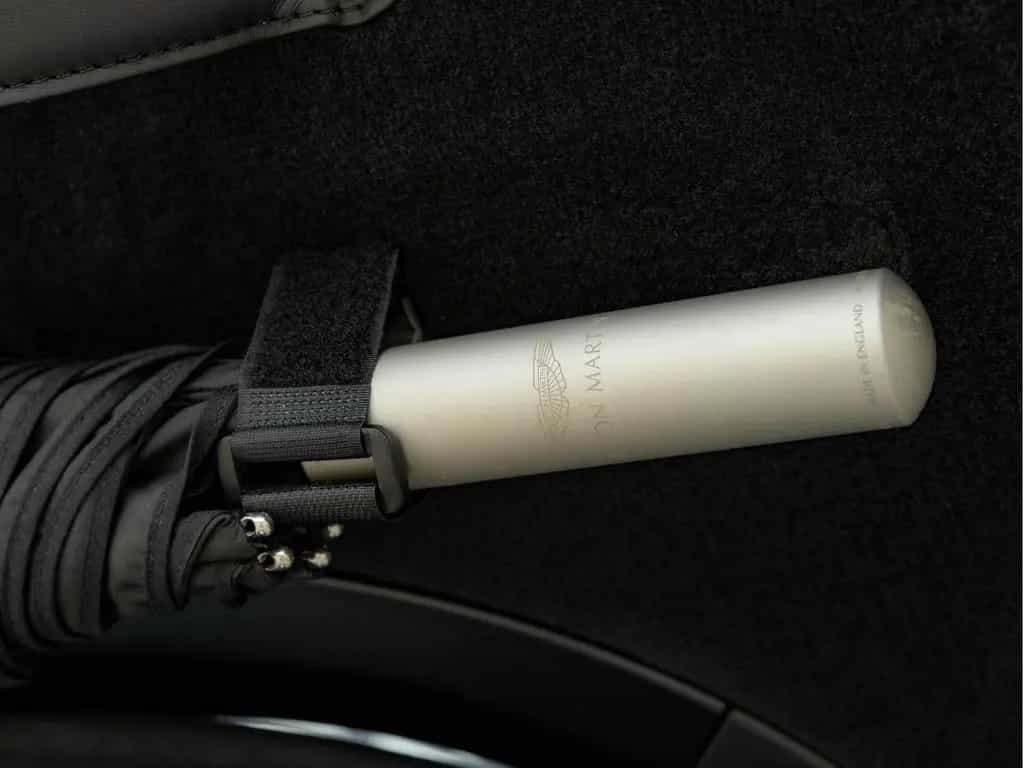 Aston Martin V8 Vantage 4.0 - 5.305km! - Dealer Maintenance 07/2020-photo-25