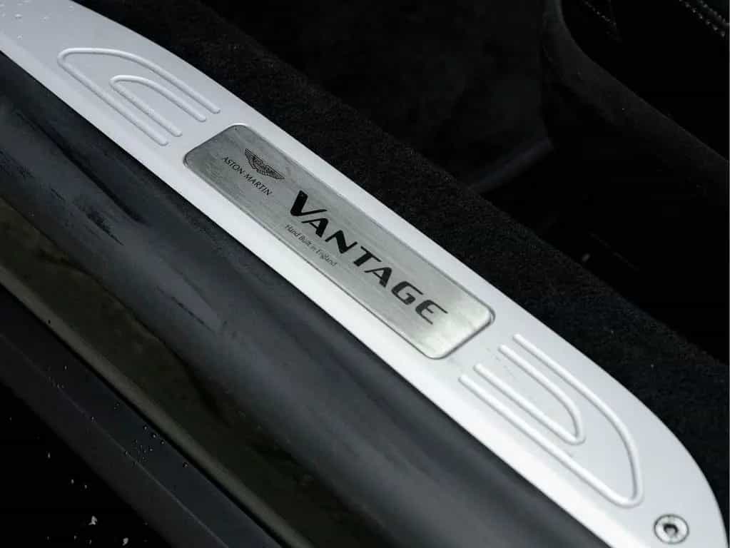 Aston Martin V8 Vantage 4.0 - 5.305km! - Dealer Maintenance 07/2020-photo-28