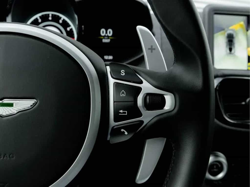 Aston Martin V8 Vantage 4.0 - 5.305km! - Dealer Maintenance 07/2020-photo-33