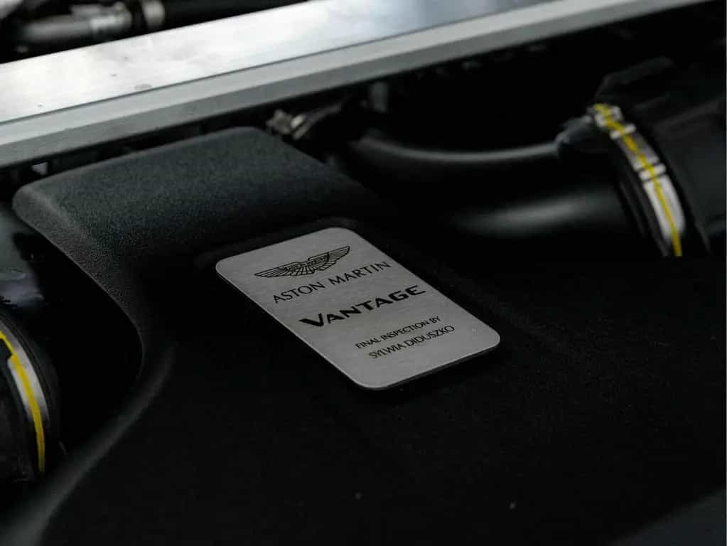Aston Martin V8 Vantage 4.0 - 5.305km! - Dealer Maintenance 07/2020-photo-9